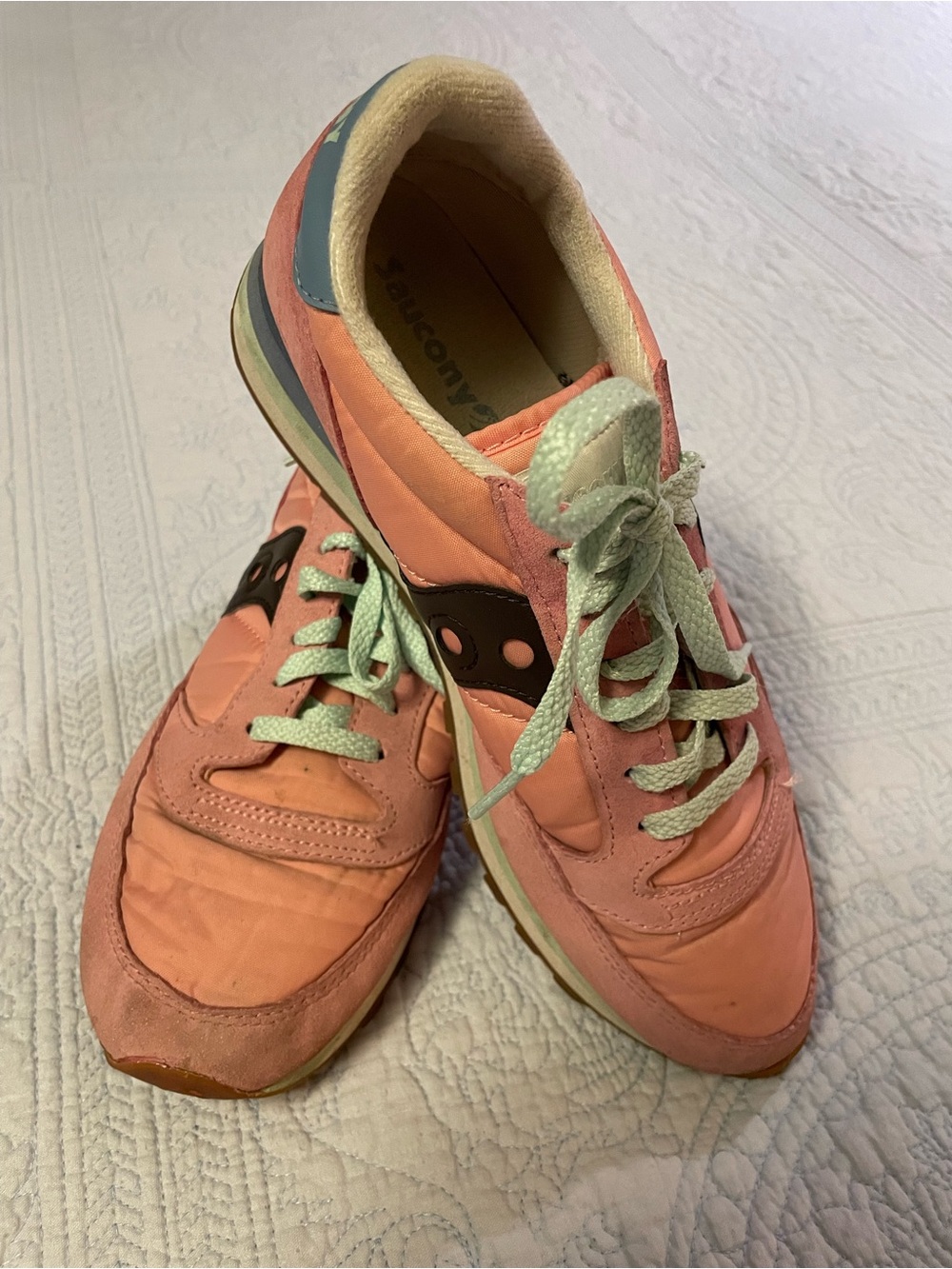 Saucony Women’s Pink Lace-Up Running Sneakers